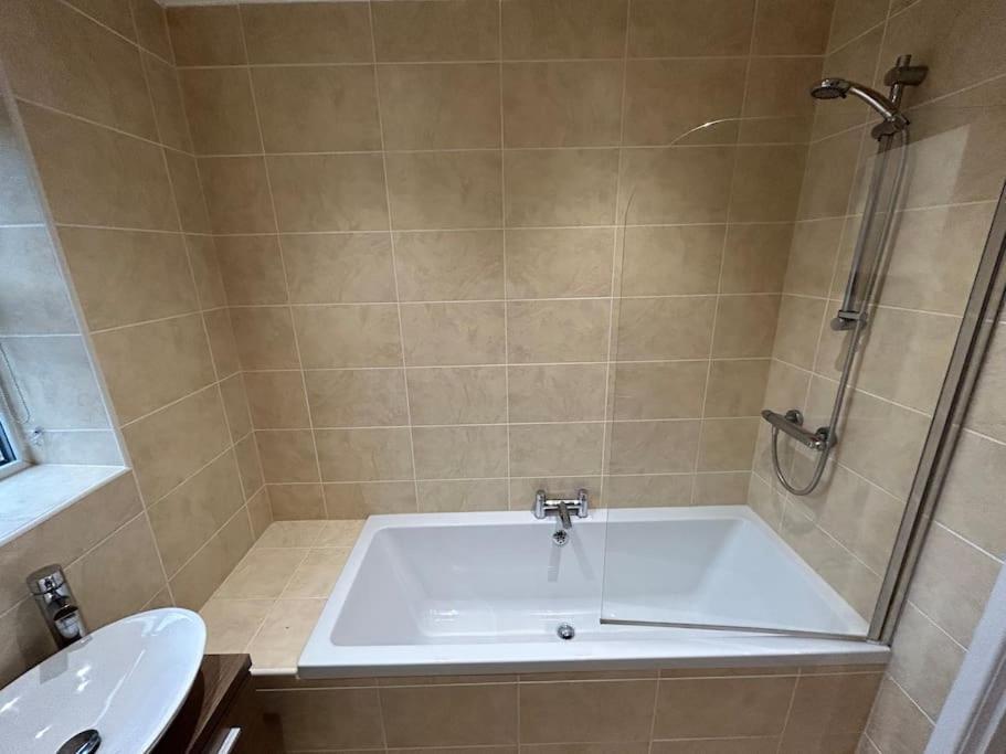 Spacious Central 2Bed Apartment Wilmslow Ngoại thất bức ảnh