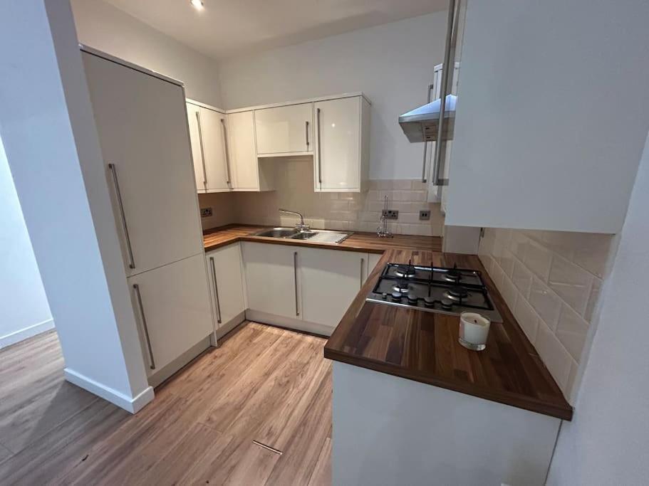 Spacious Central 2Bed Apartment Wilmslow Ngoại thất bức ảnh